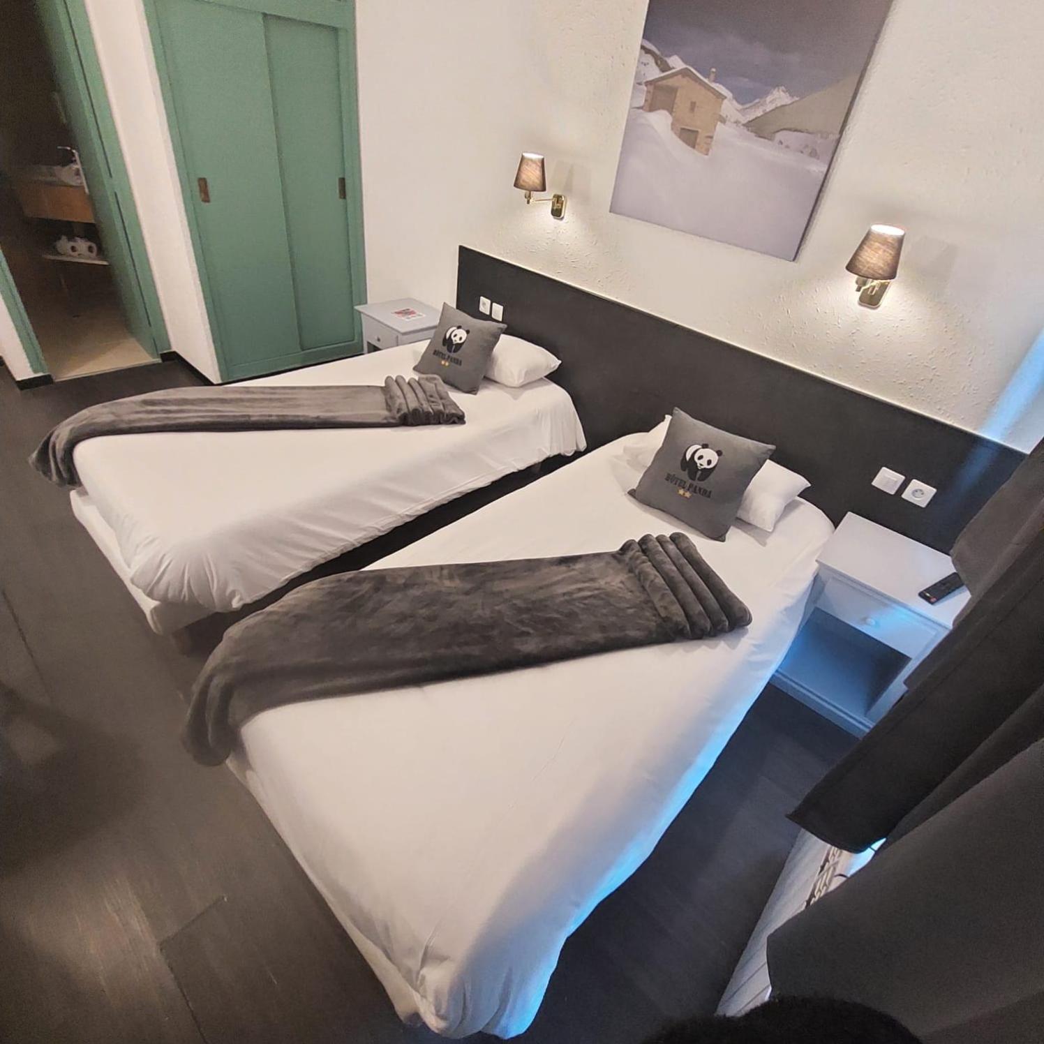 Hotel Panda Pas De La Casa Bagian luar foto