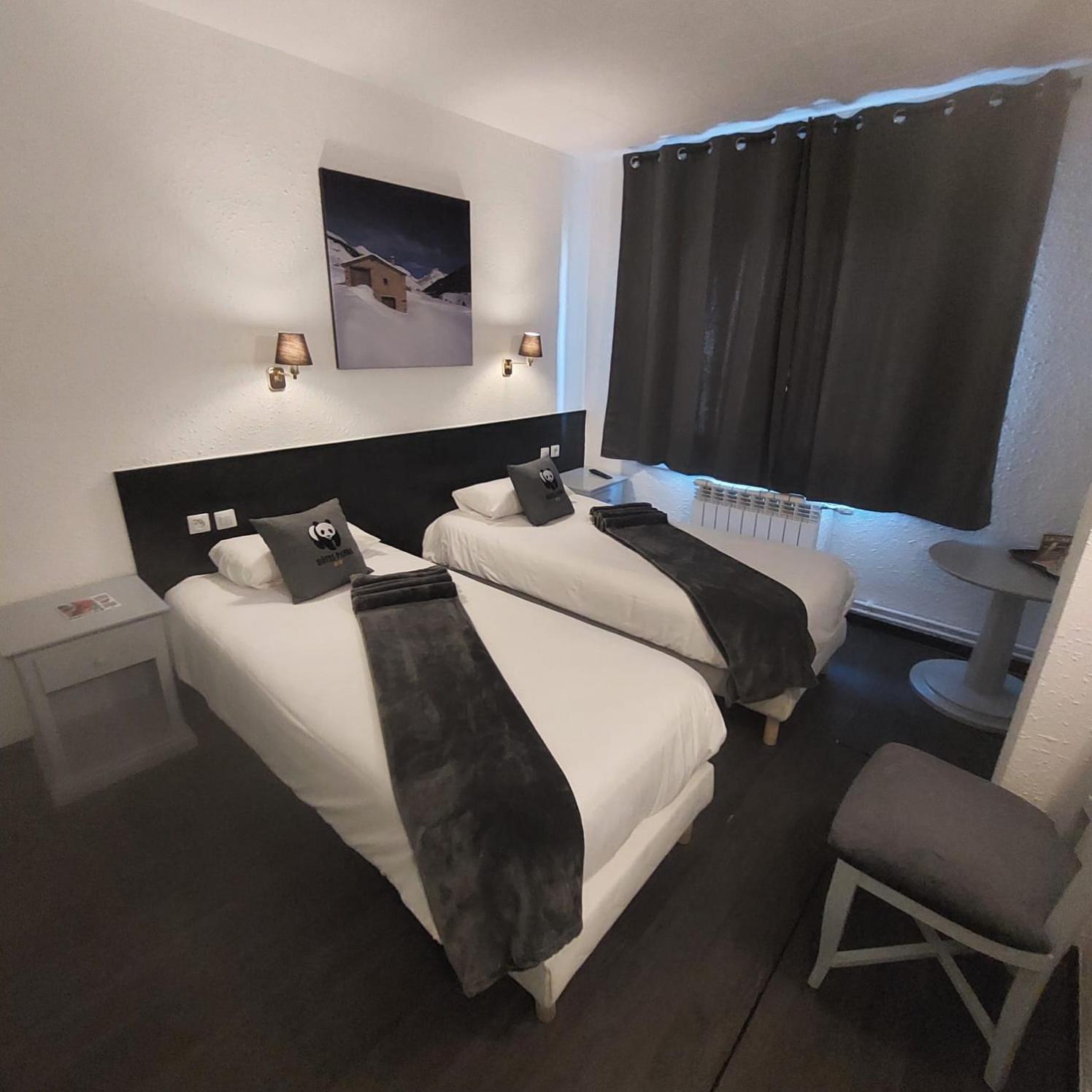 Hotel Panda Pas De La Casa Bagian luar foto