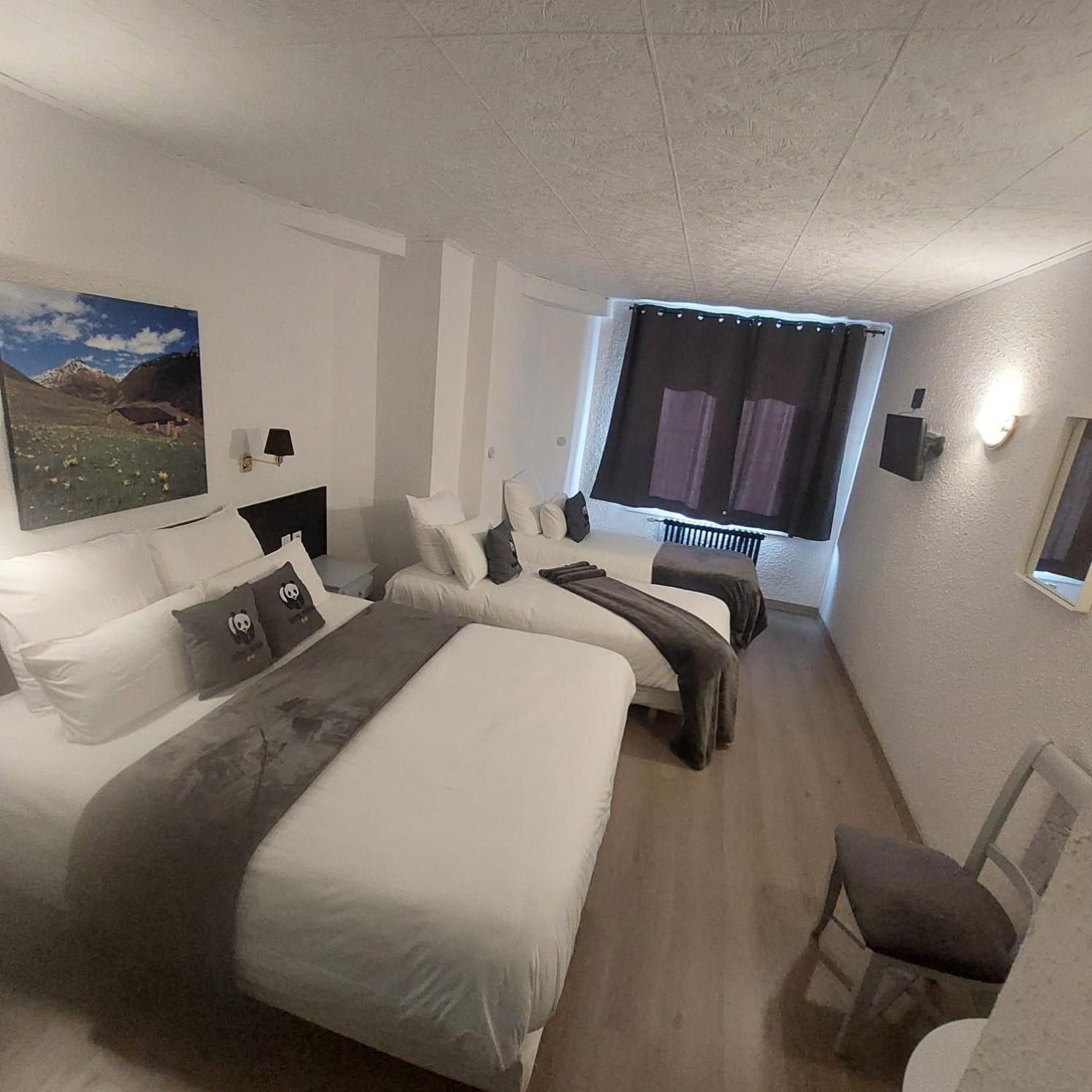 Hotel Panda Pas De La Casa Bagian luar foto