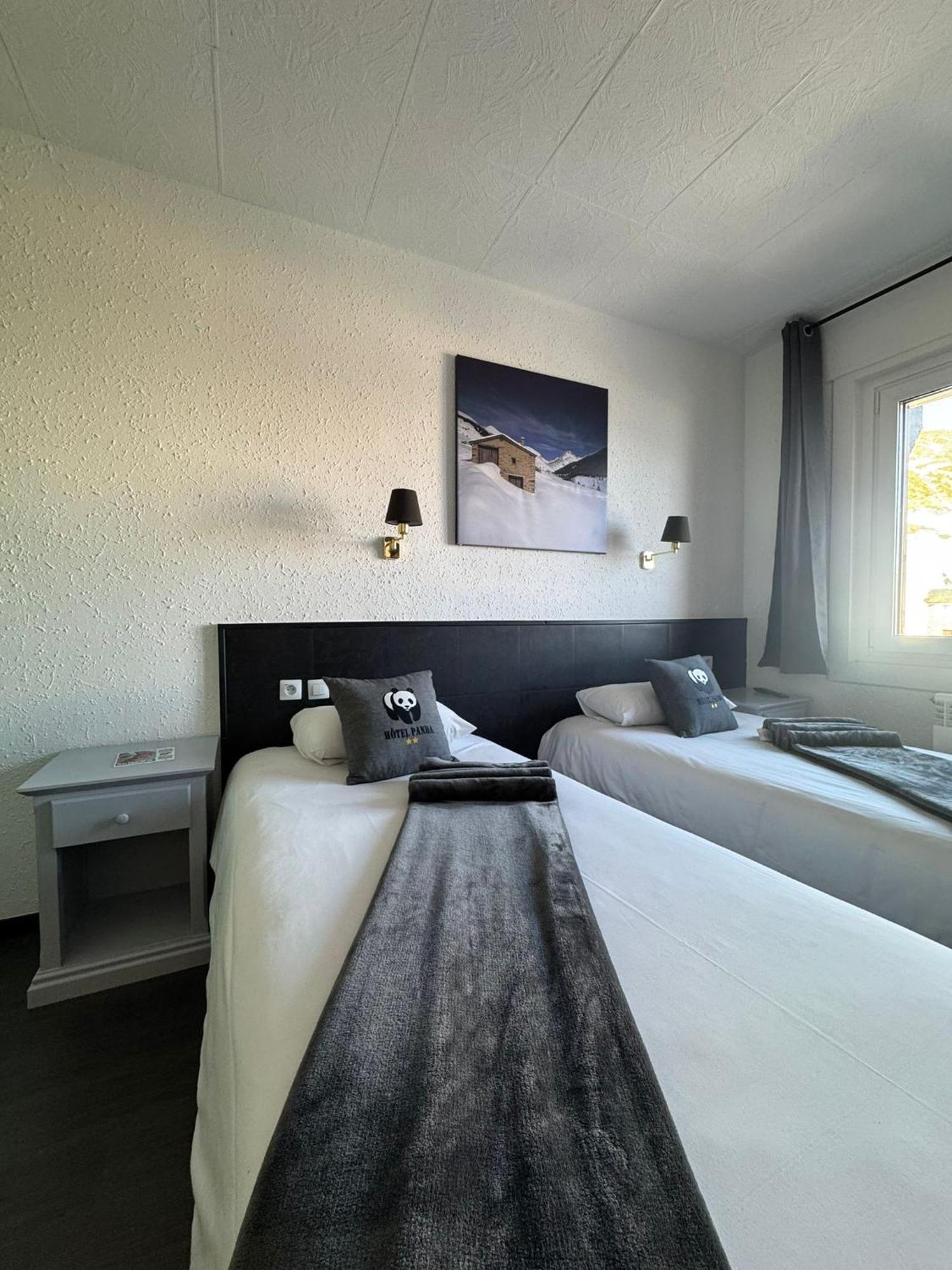 Hotel Panda Pas De La Casa Bagian luar foto