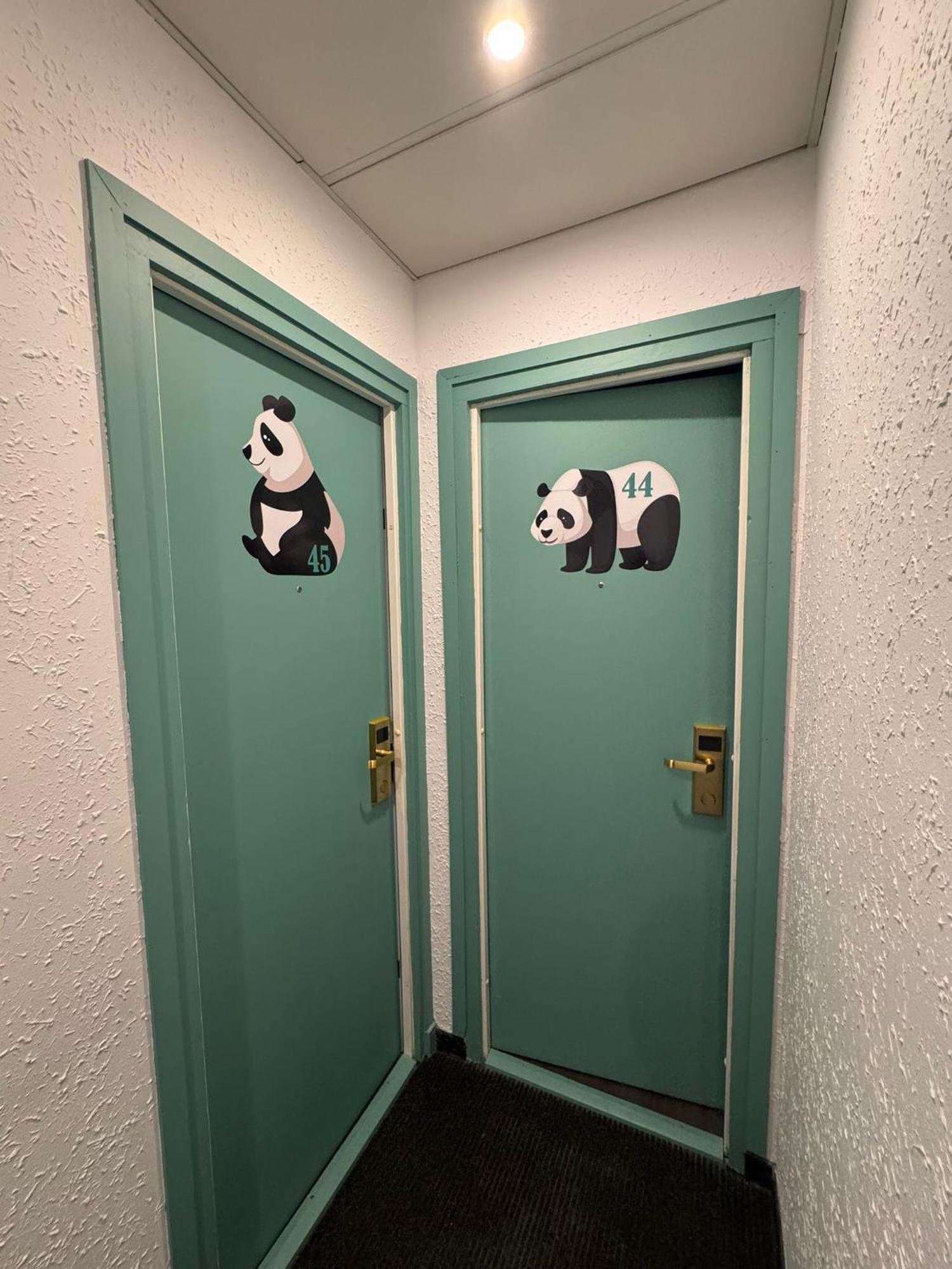 Hotel Panda Pas De La Casa Bagian luar foto
