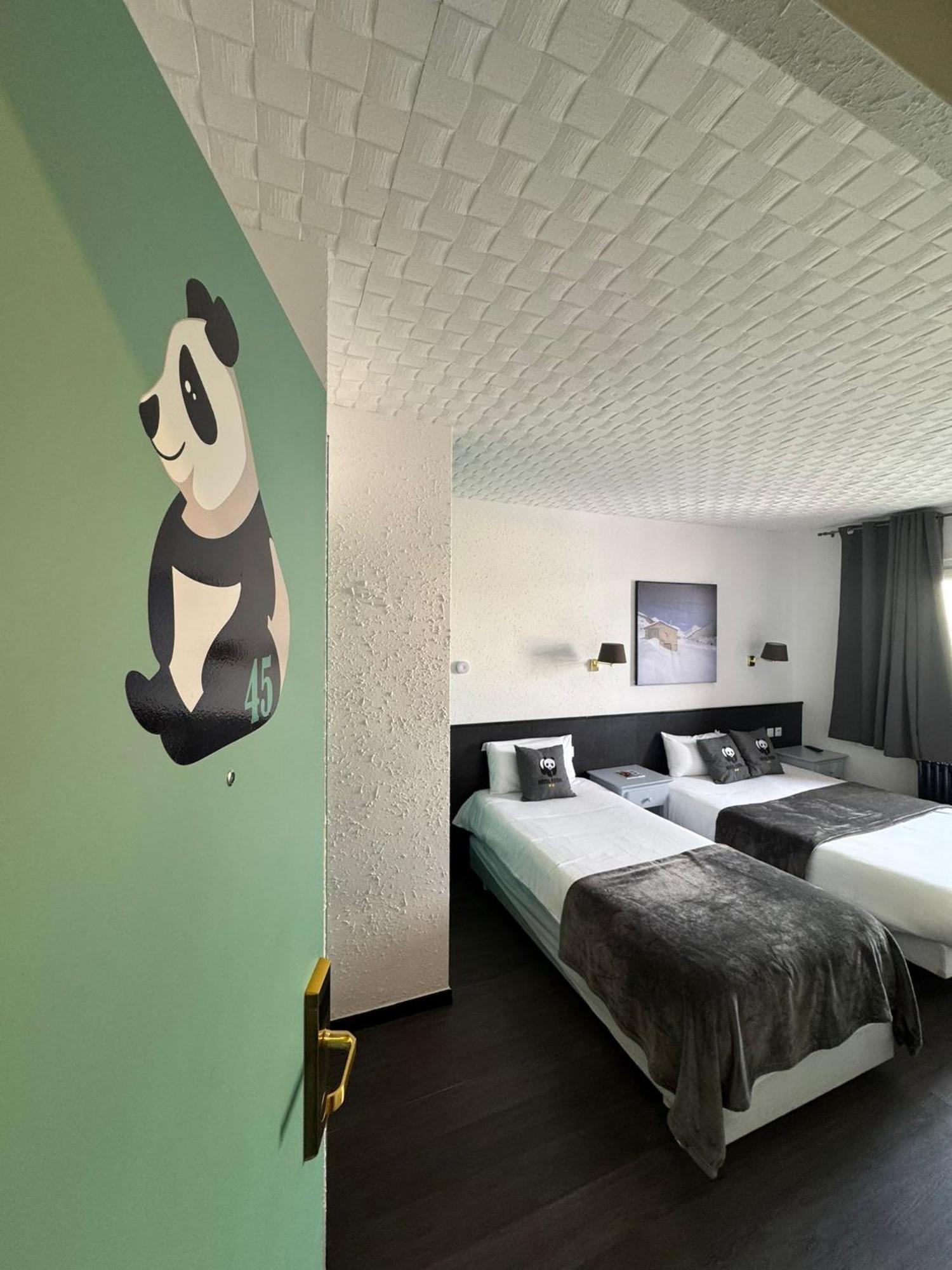 Hotel Panda Pas De La Casa Bagian luar foto